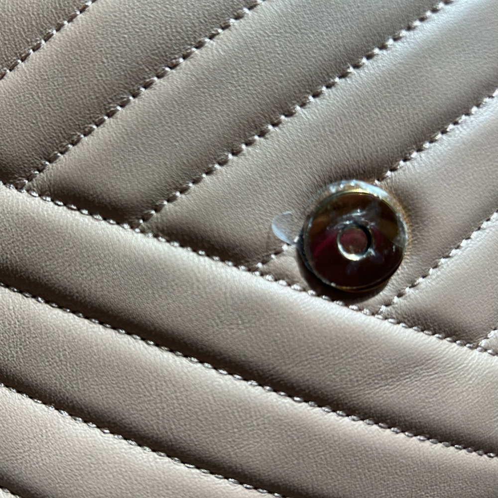 Tory Burch Small Kira Bag - Picture 5 of 9